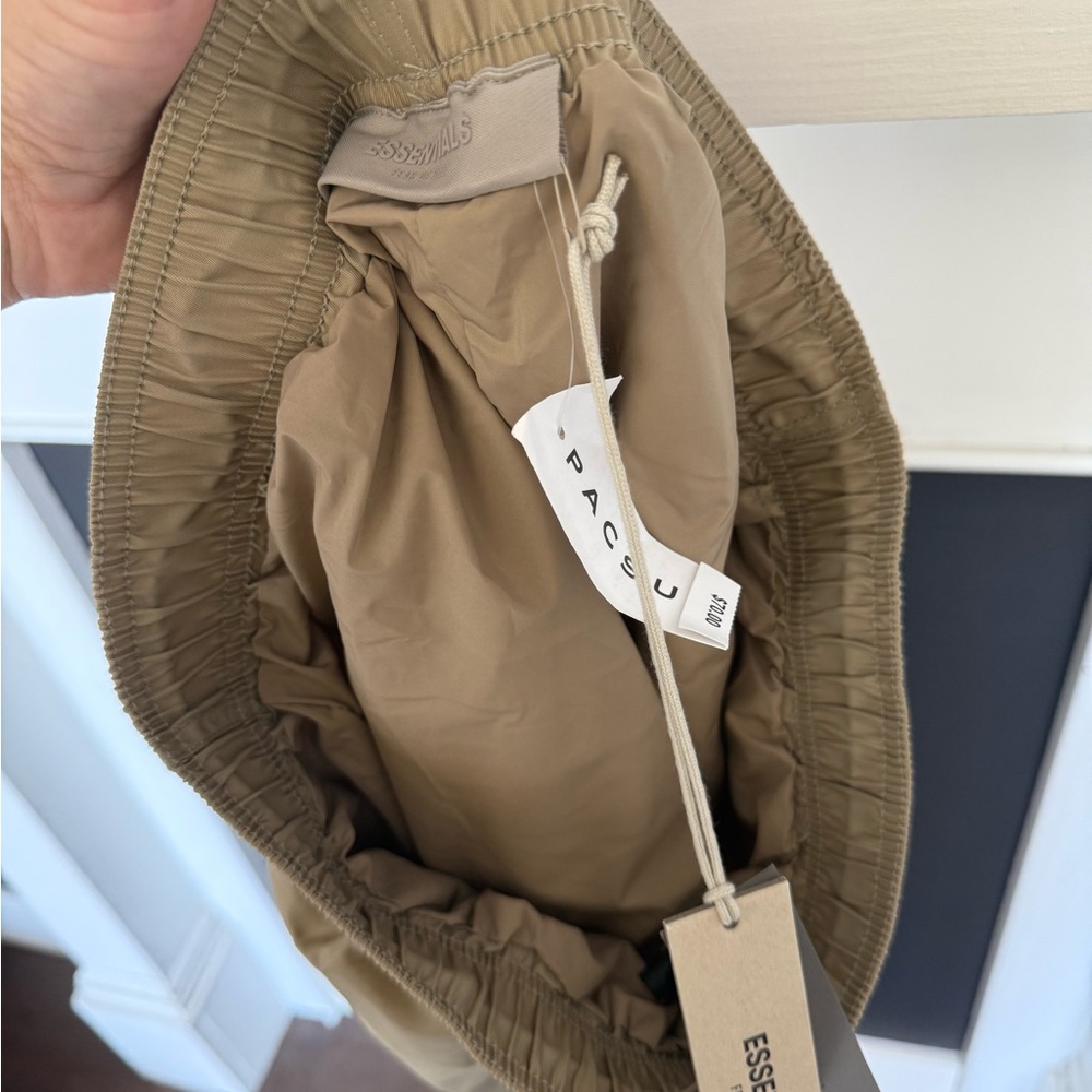 Essentials Fear of God Running Shorts - Picture 5 of 6